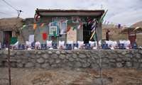 مساعدت و مشارکت گروه جهادی شهید تندگویان در  ساخت منزل مسکونی در روستای کاریزک