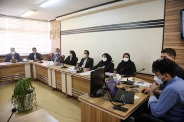 برگزاری نشست مدیرعامل شرکت نفت مناطق مرکزی ایران با اعضاء کمیسیون مناقصات این شرکت