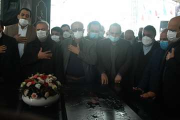 برگزاری مراسم گرامیداشت دومین سالگرد شهادت حاج قاسم سلیمانی در مقبره شهدای وزارت نفت