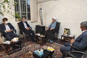 دیدار مدیرعامل شرکت نفت مناطق مرکزی ایران با امام جمعه شیراز،استاندار فارس و مدیر کل برق منطقه ای فارس و بوشهر