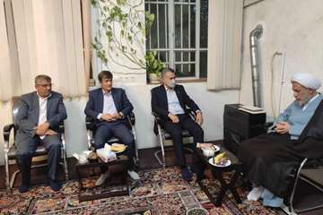 دیدار مدیرعامل شرکت نفت مناطق مرکزی ایران با امام جمعه شیراز،استاندار فارس و مدیر کل برق منطقه ای فارس و بوشهر
