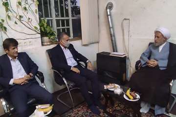 دیدار مدیرعامل شرکت نفت مناطق مرکزی ایران با امام جمعه شیراز،استاندار فارس و مدیر کل برق منطقه ای فارس و بوشهر