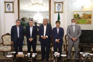 دیدار مدیرعامل شرکت نفت مناطق مرکزی ایران با امام جمعه شیراز،استاندار فارس و مدیر کل برق منطقه ای فارس و بوشهر