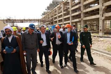بازدید مدیرعامل شرکت نفت مناطق مرکزی ایران و هیات همراه از میدان نفتی خشت