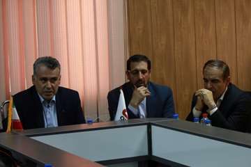 بازدید مدیرعامل شرکت نفت مناطق مرکزی ایران و هیات همراه از میدان نفتی خشت