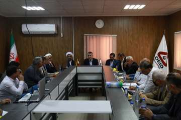 بازدید مدیرعامل شرکت نفت مناطق مرکزی ایران و هیات همراه از میدان نفتی خشت
