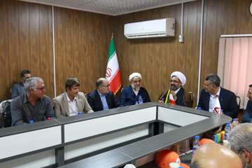 بازدید مدیرعامل شرکت نفت مناطق مرکزی ایران و هیات همراه از میدان نفتی خشت