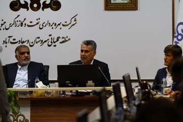 نشست مشترک مدیرعامل نفت مرکزی و اعضای کمیسیون انرژی مجلس شورای اسلامی در حاشیه بازدیداز منطقه عملیاتی سروستان و سعادت آباد