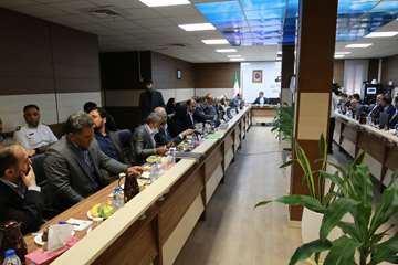 نشست مشترک مدیرعامل نفت مرکزی و اعضای کمیسیون انرژی مجلس شورای اسلامی در حاشیه بازدیداز منطقه عملیاتی سروستان و سعادت آباد