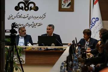 نشست مشترک مدیرعامل نفت مرکزی و اعضای کمیسیون انرژی مجلس شورای اسلامی در حاشیه بازدیداز منطقه عملیاتی سروستان و سعادت آباد