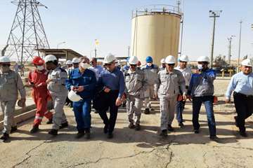 گزارش تصویری از دومین روز بازدید مدیرعامل شرکت نفت مناطق مرکزی ایران از مناطق عملیاتی غرب کشور
