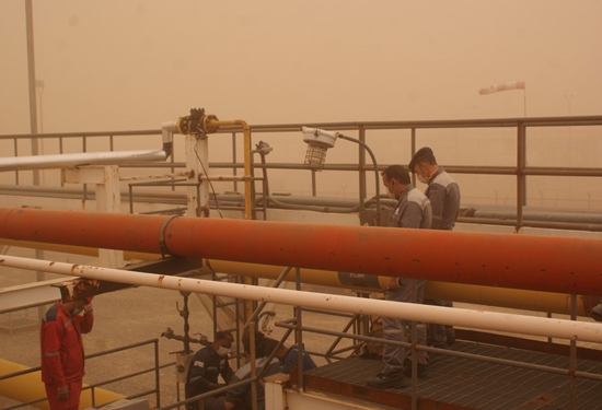خیزش گرد و غبار نیز، تولید گاز در شمال شرق کشور را متوقف نکرد